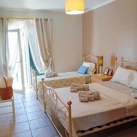 Casa A&a, A Lovely Townhouse Near Algarve Beaches. *