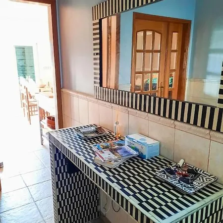 Casa A&a, A Lovely Townhouse Near Algarve Beaches. * Pêra