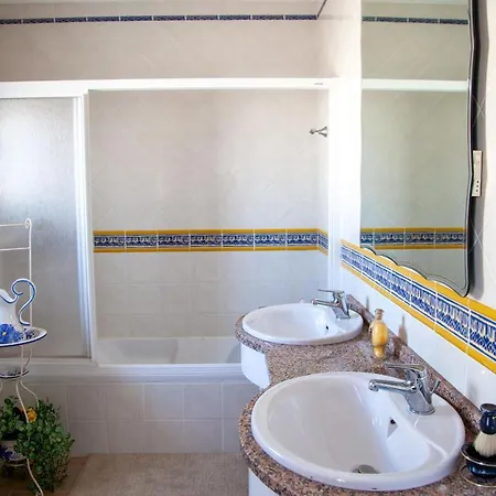 Casa A&a, A Lovely Townhouse Near Algarve Beaches. Vakantiehuis *