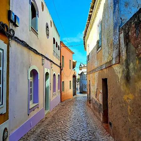 Vakantiehuis Casa A&a, A Lovely Townhouse Near Algarve Beaches.