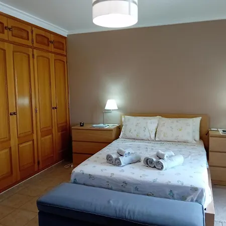 Vakantiehuis Casa A&a, A Lovely Townhouse Near Algarve Beaches. Pêra