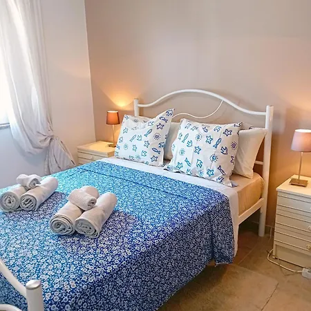 Casa A&a, A Lovely Townhouse Near Algarve Beaches. *