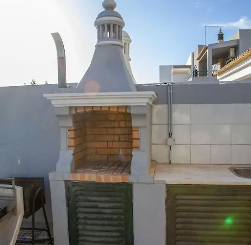 Casa A&a, A Lovely Townhouse Near Algarve Beaches. Prázdninový dům