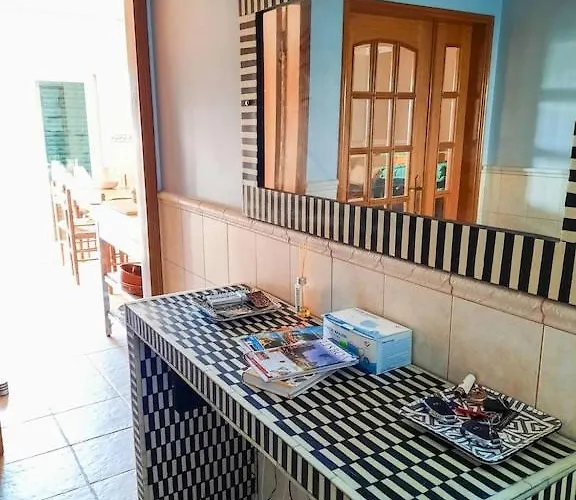 Casa A&a, A Lovely Townhouse Near Algarve Beaches. * Pêra