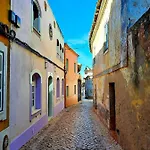 Casa de Férias Casa A&a, A Lovely Townhouse Near Algarve Beaches.